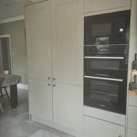 Corner House * Ganton